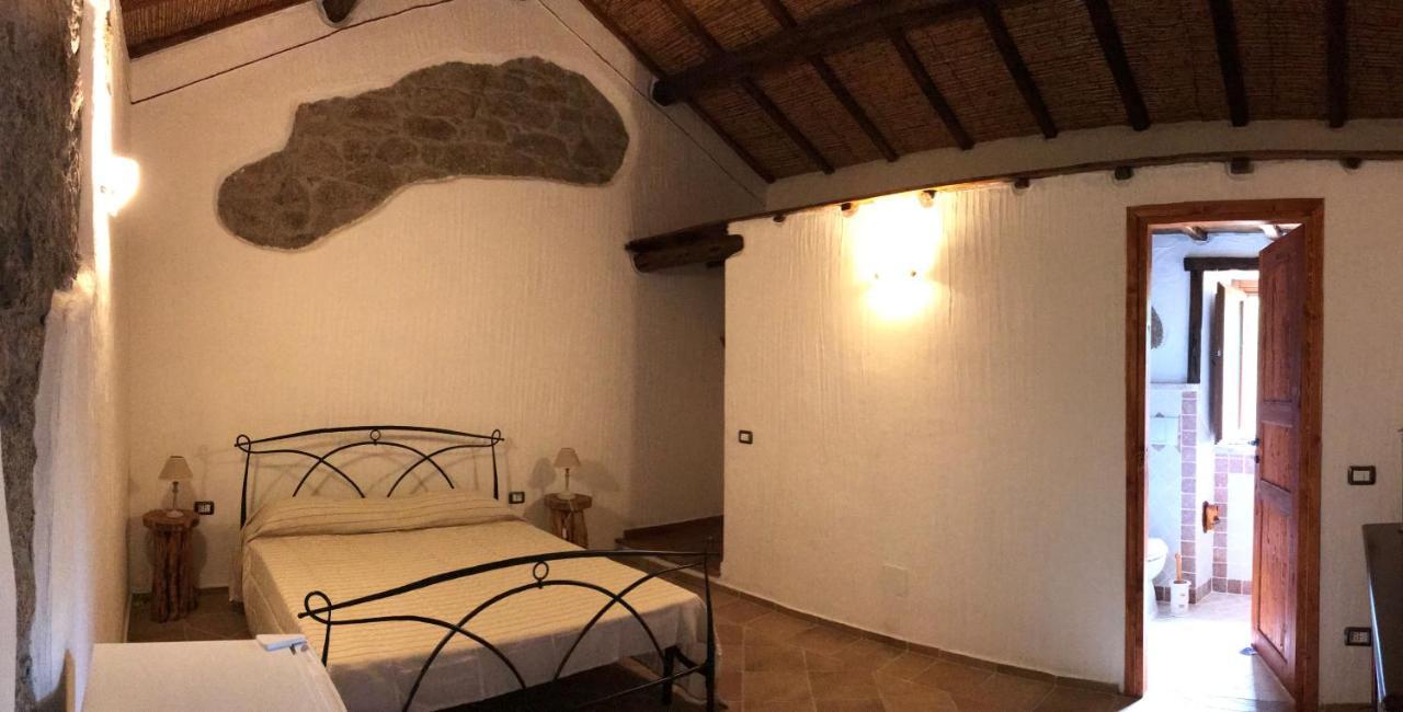 Li Casacci Bed & Breakfast Arzachena Exterior foto